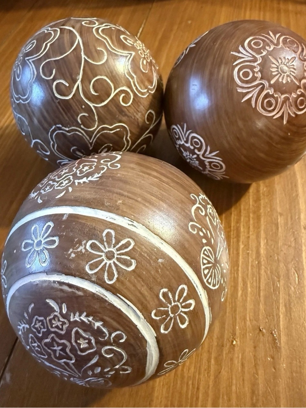 Decorative Carved Wood-Effect Holiday/Fall Orbs - Brown